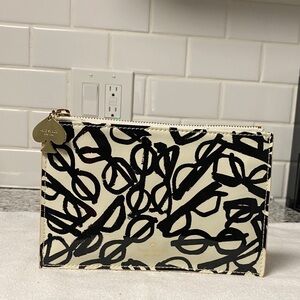 NWOT Kate Spade Black and Cream Patterned Pencil pouch